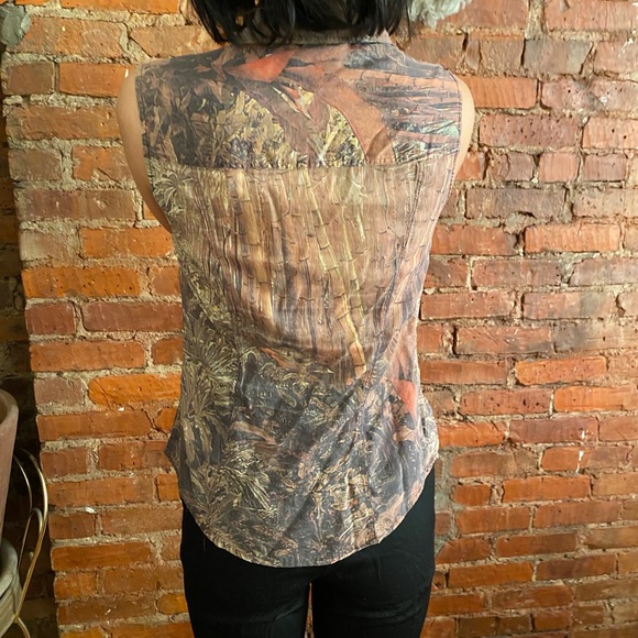 Authentic Vintage D&G Camo Button Up Tank - Picture 7 of 7